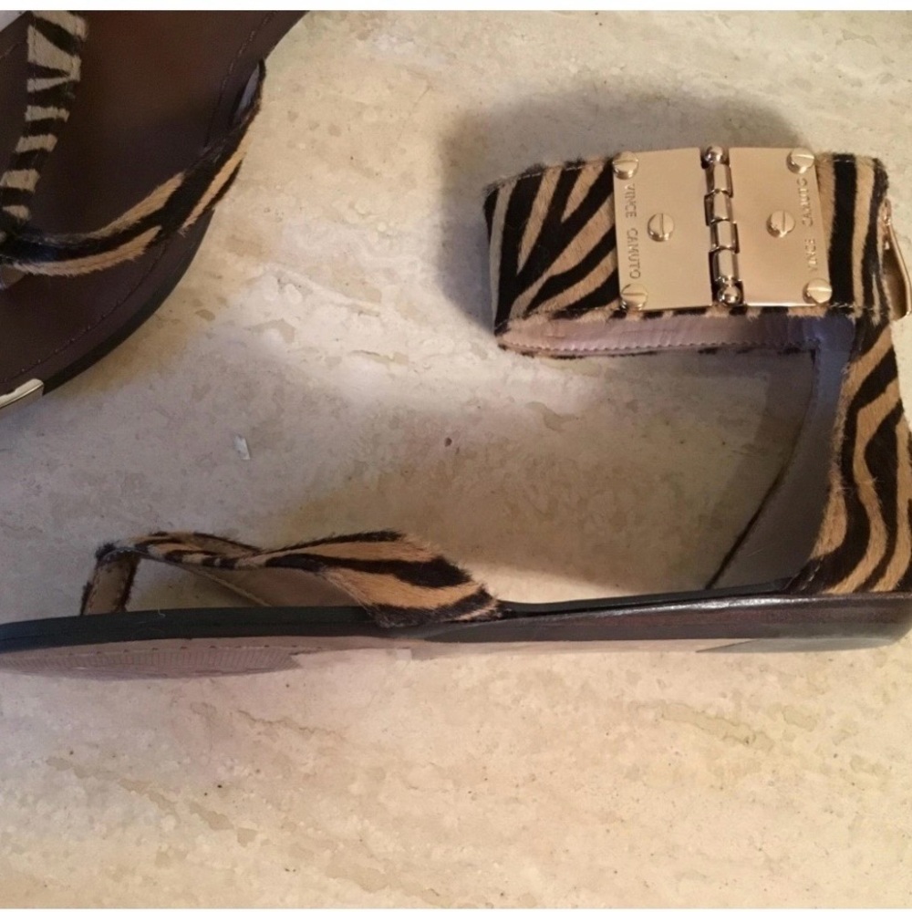 Vince Camuto Brown Zebra Print Sandals with Gold Buckle Size 6 1/2 - Picture 4 of 11
